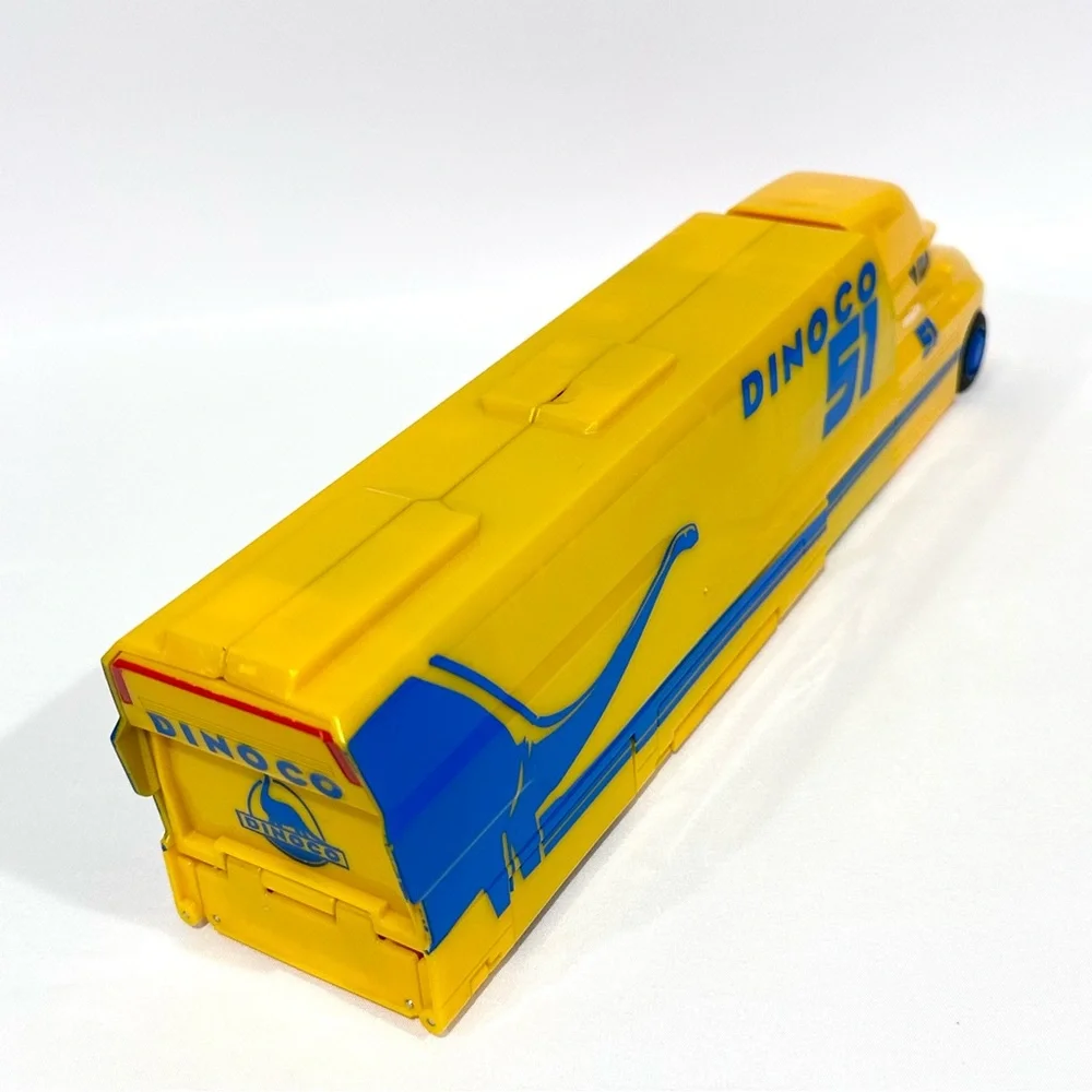 Disney Pixar Cars 3 Cruz Ramirez Hauler Playset Mattel
